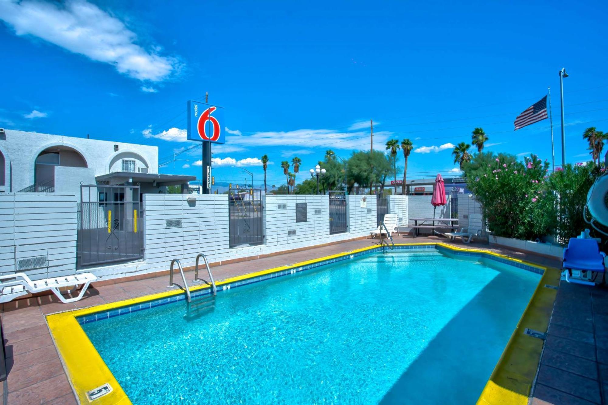Motel 6 Tucson, Az - East Williams Center Bagian luar foto